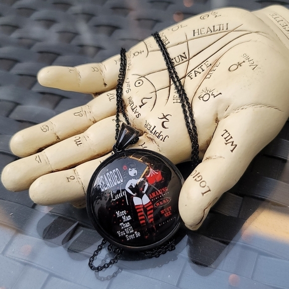 Bearded Lady ✦ Circus Pendant Necklace ✦ Stainless Steel Vintage Freakshow Art - Picture 4 of 6